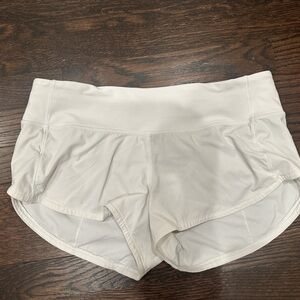Lululemon white speed up shorts 2.5 inch